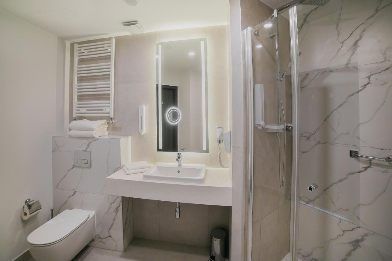 B&B Hotel Warsaw East Luaran gambar