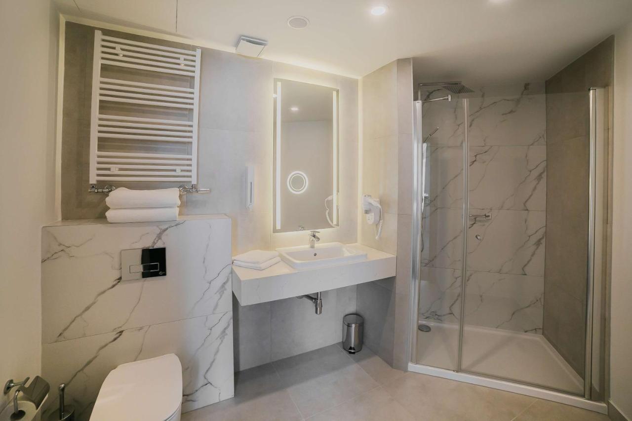 B&B Hotel Warsaw East Luaran gambar